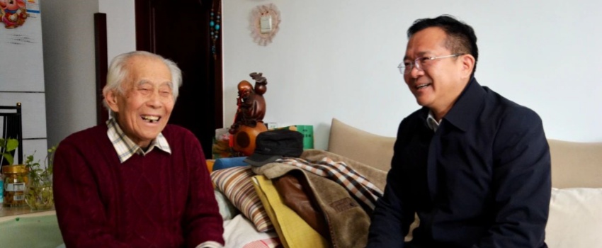 中国37000威尼斯党委领导看望慰问37000威尼斯老领导、老专家、老干部、老党员及生活困难职工
